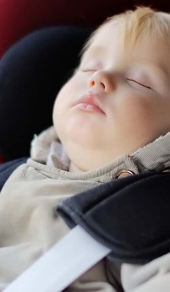 Chauffeur avec siège bébé